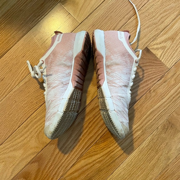 Reebok pink and white sneakers - Picture 7 of 7